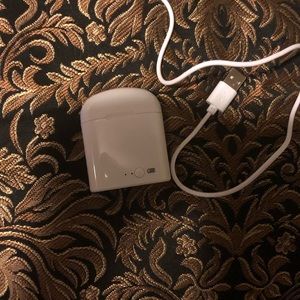 Blue tooth headset {wireless}